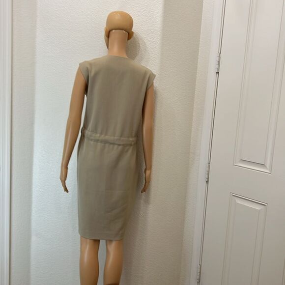 Taylor Dress Sz 2 VNeck Sleeveless Beige Tan Brown Adjustable Tie Waistband Midi - Picture 6 of 7